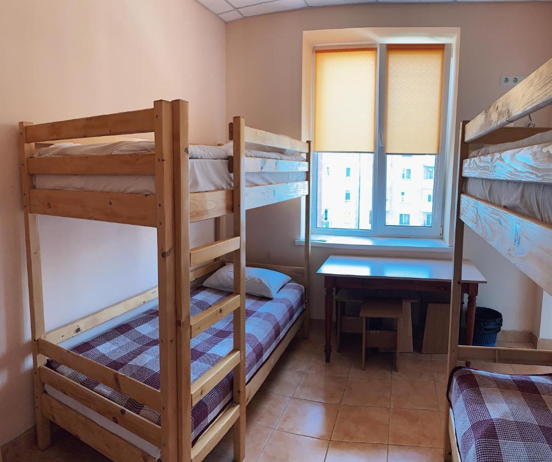 У Поттера Hostel เตอร์โนปิล ภายนอก รูปภาพ