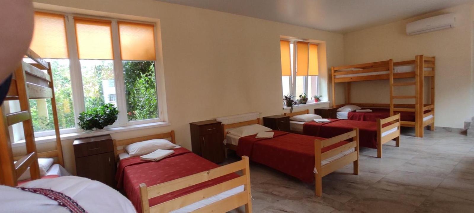 У Поттера Hostel เตอร์โนปิล ภายนอก รูปภาพ