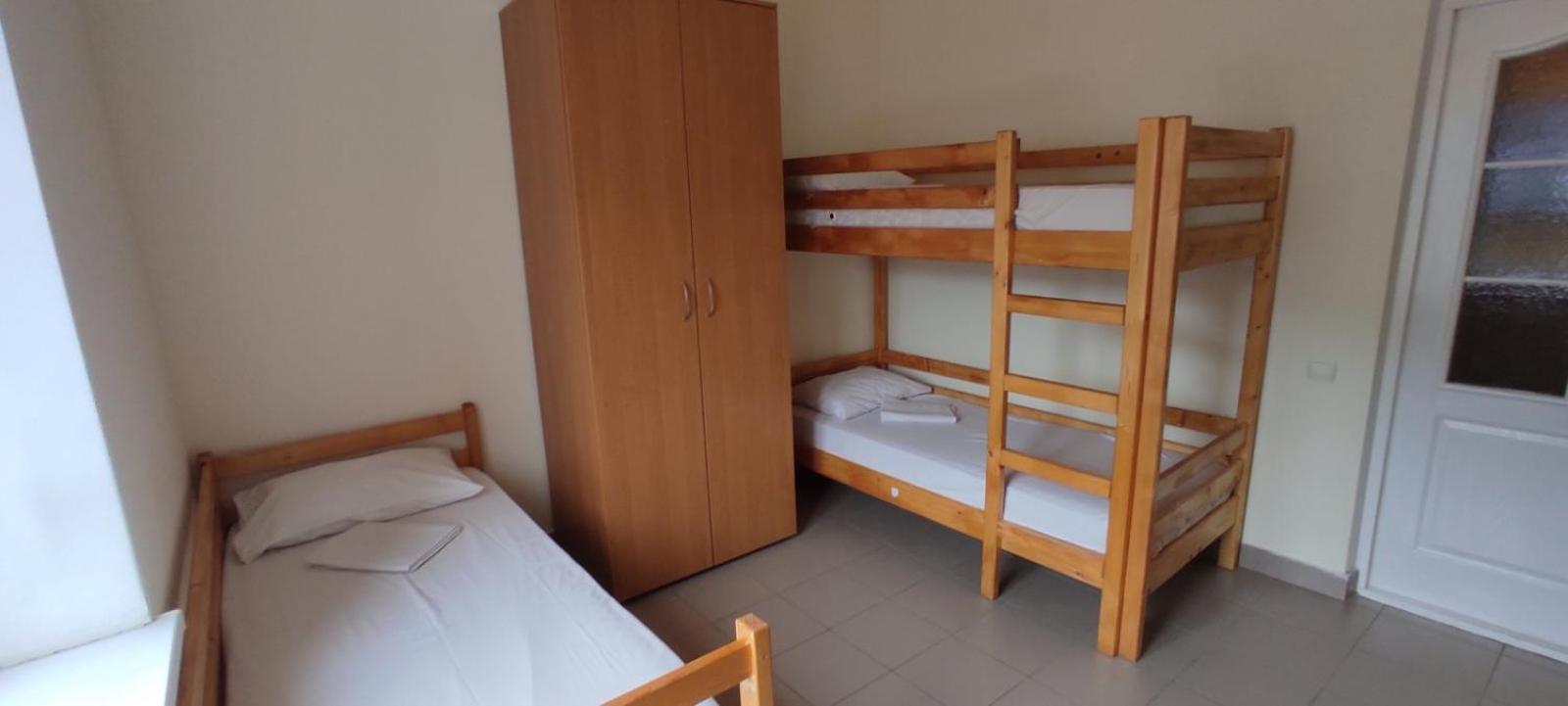 У Поттера Hostel เตอร์โนปิล ภายนอก รูปภาพ