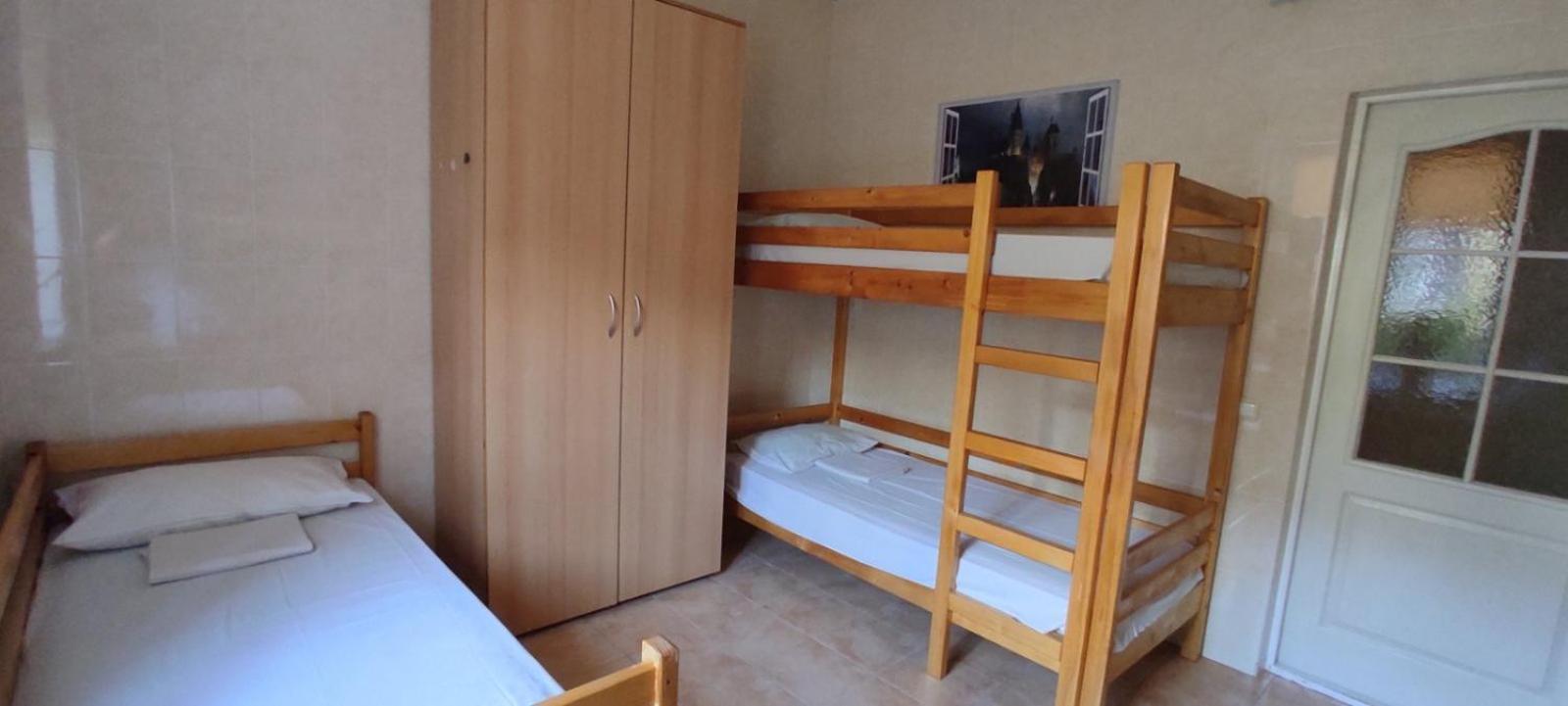 У Поттера Hostel เตอร์โนปิล ภายนอก รูปภาพ
