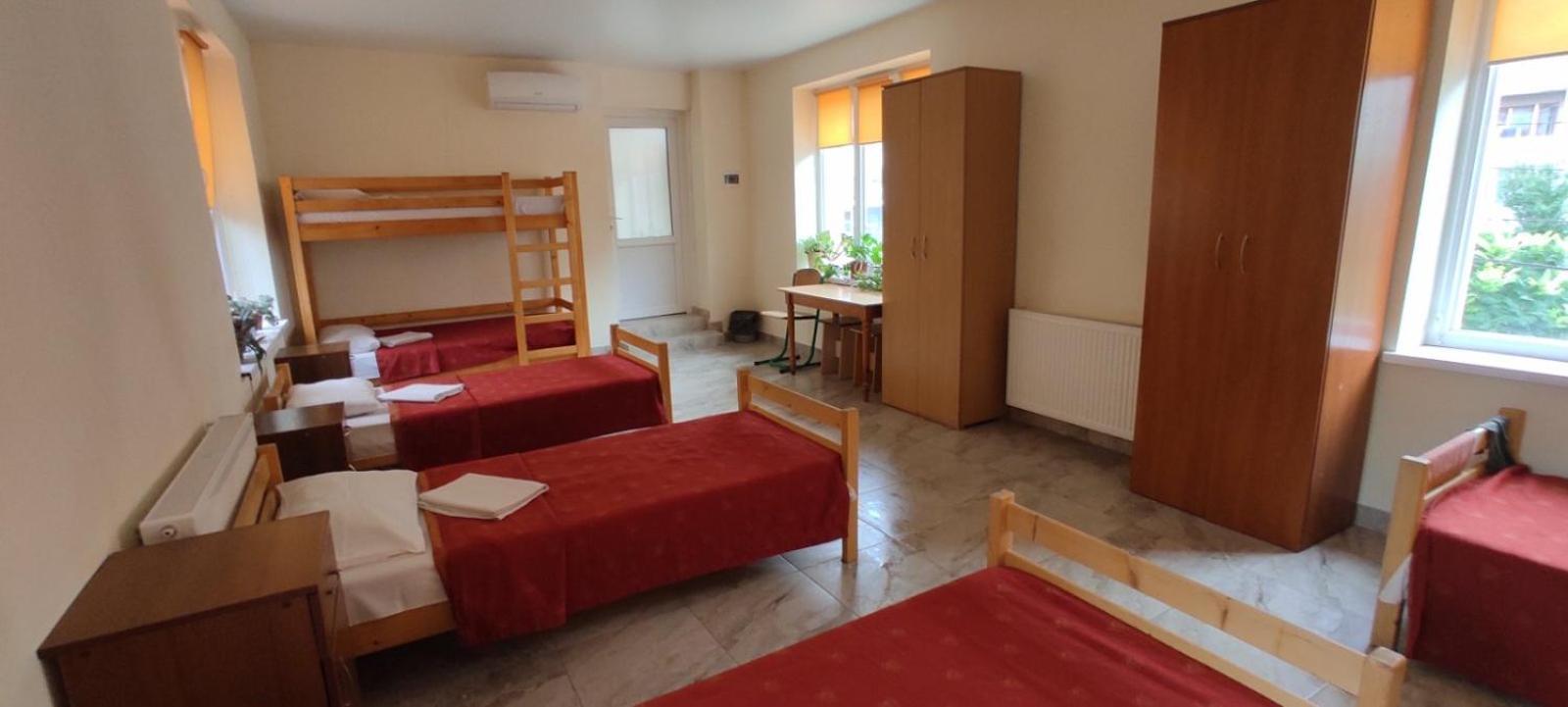 У Поттера Hostel เตอร์โนปิล ภายนอก รูปภาพ